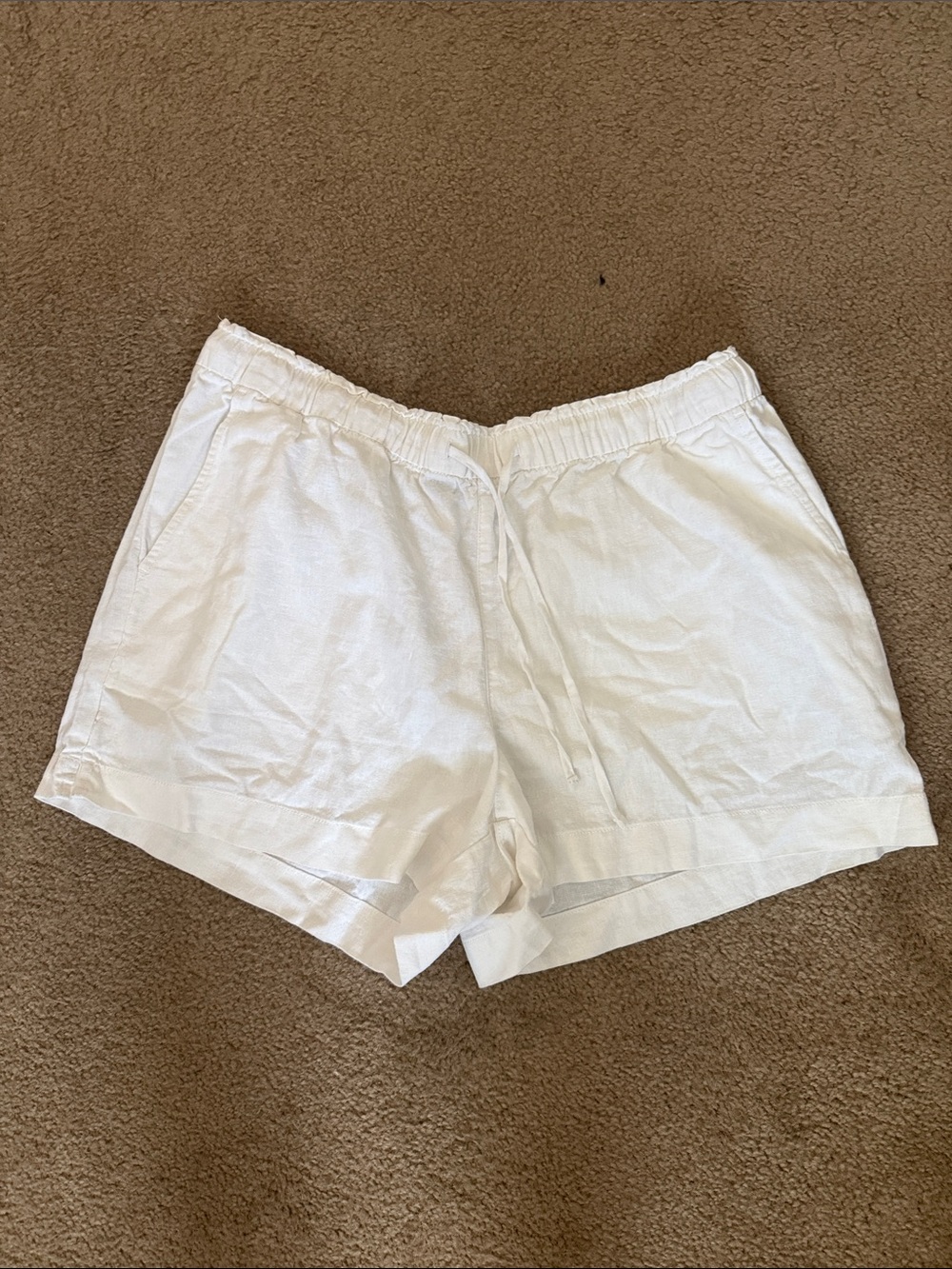 Women’s gap linen shorts new large